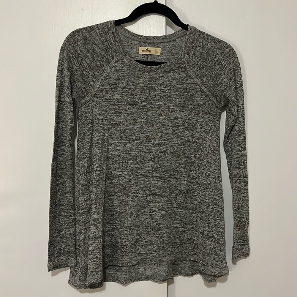 Hollister Heathered Gray Long Sleeve Knit Top